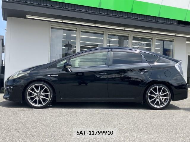Toyota PRIUS 2013-03 8055621-9