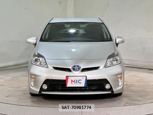 Toyota PRIUS 2013-04 8055797-11