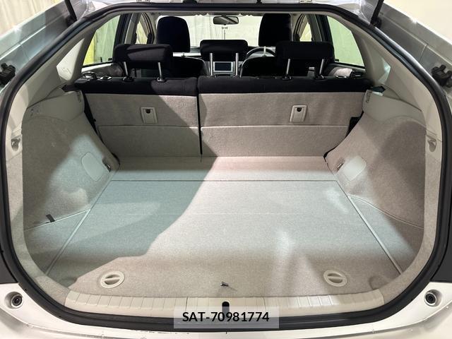 Toyota PRIUS 2013-04 8055797-17