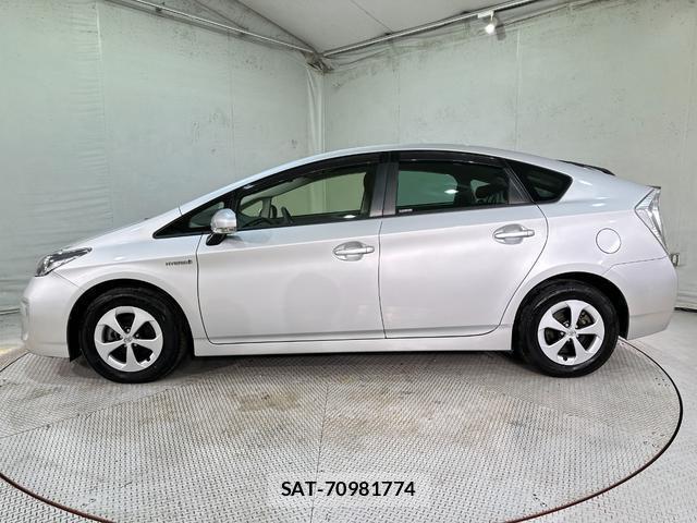 Toyota PRIUS 2013-04 8055797-19