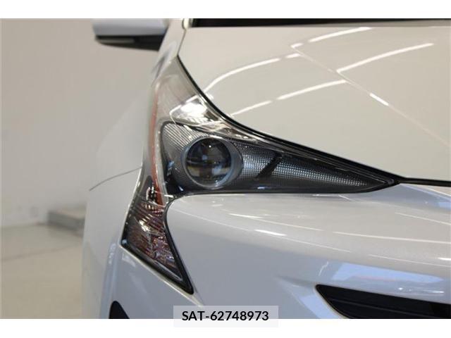 Toyota PRIUS 2017-07 8055894-16