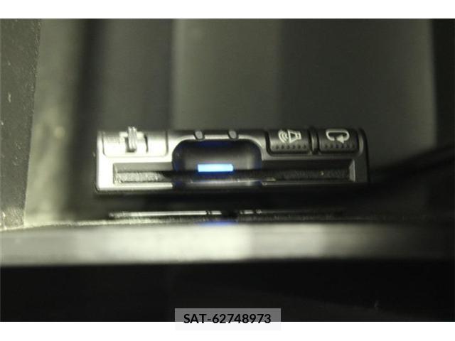 Toyota PRIUS 2017-07 8055894-3