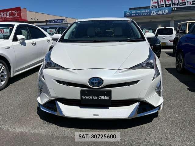 Toyota PRIUS 2016-02 8055982-1