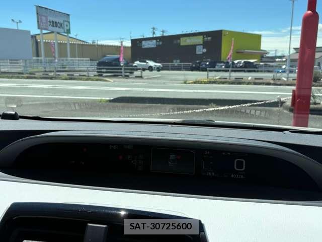 Toyota PRIUS 2016-02 8055982-14