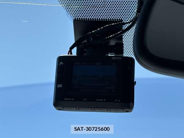 Toyota PRIUS 2016-02 8055982-17