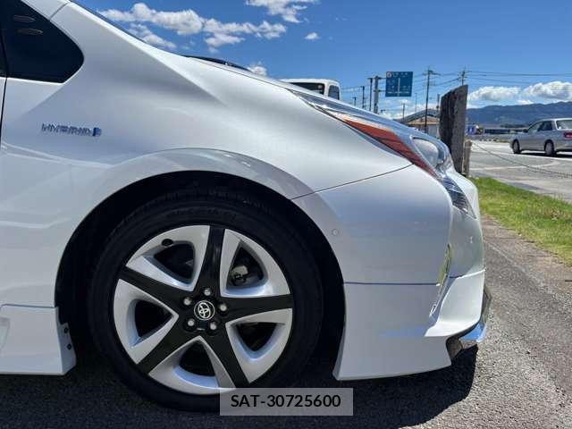 Toyota PRIUS 2016-02 8055982-2