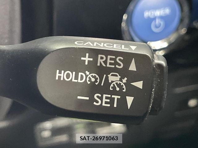 Toyota PRIUS 2017-11 8055999-4
