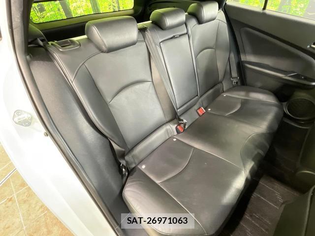 Toyota PRIUS 2017-11 8055999-8