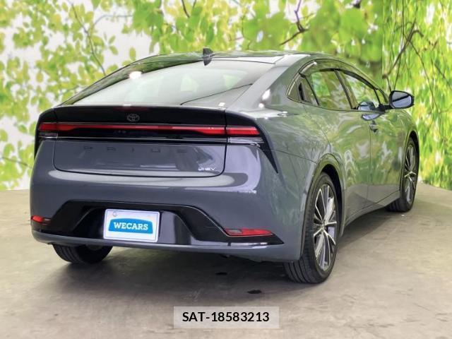 Toyota PRIUS 2024-02 8056113-2