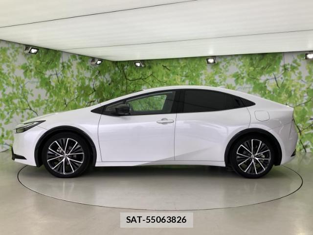 Toyota PRIUS 2023-02 8056120-1