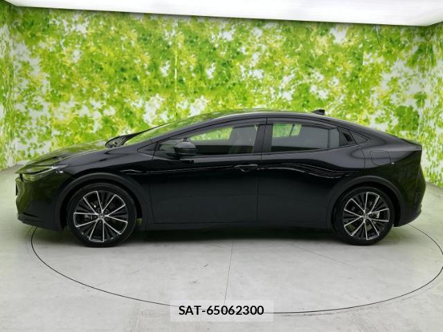 Toyota PRIUS 2024-12 8056132-1