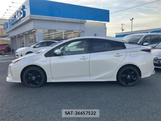Toyota PRIUS 2015-12 8056172-1