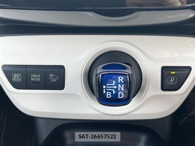 Toyota PRIUS 2015-12 8056172-12