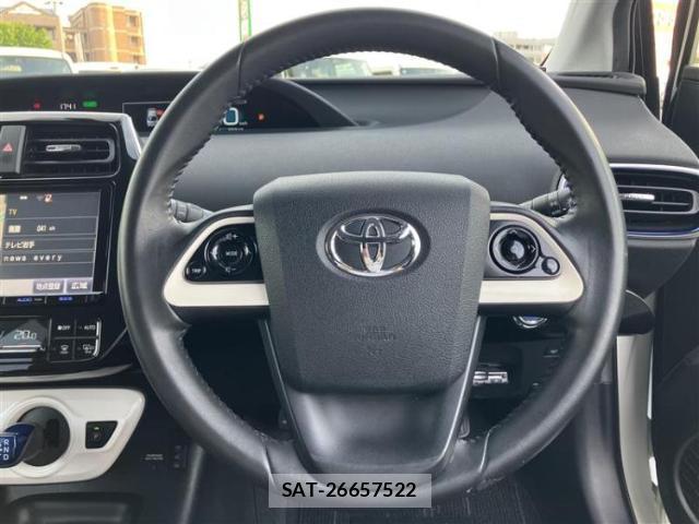 Toyota PRIUS 2015-12 8056172-14
