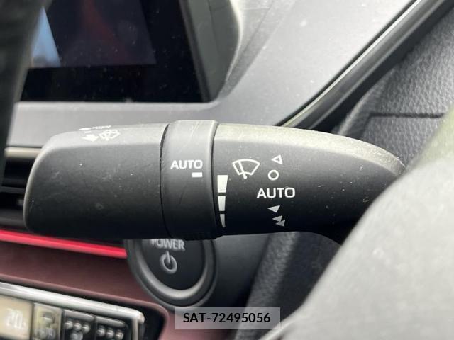Toyota PRIUS 2023-11 8056179-16