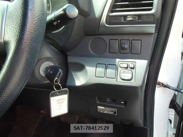 Toyota RACTIS 2013-03 8055002-15