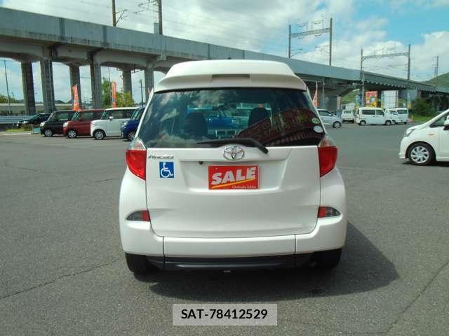 Toyota RACTIS 2013-03 8055002-6