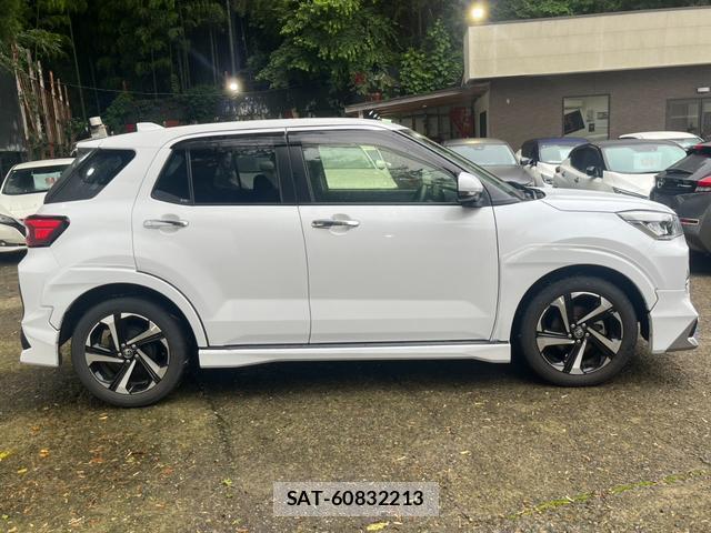Toyota RAIZE 2022-03 8053945-5