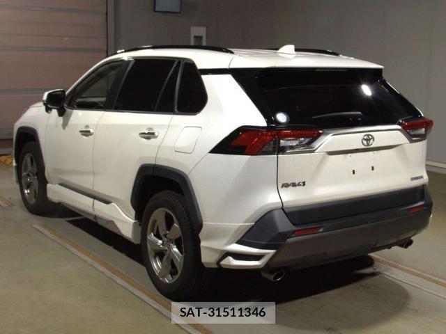 Toyota RAV4 2021-07 8053349-4