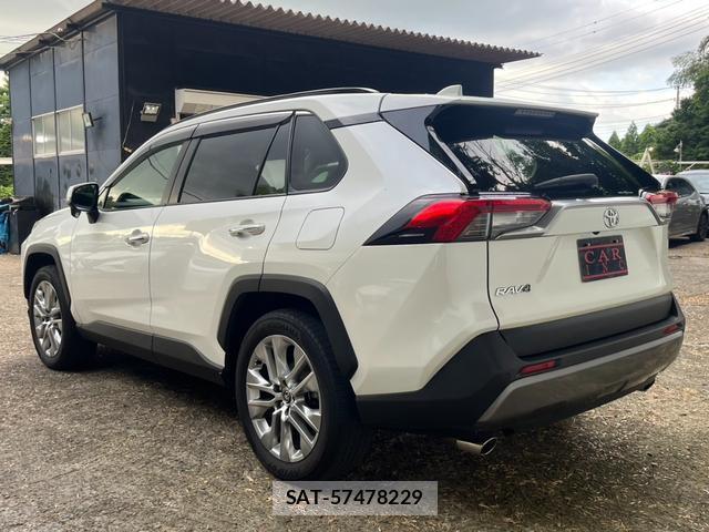 Toyota RAV4 2019-06 8053949-18