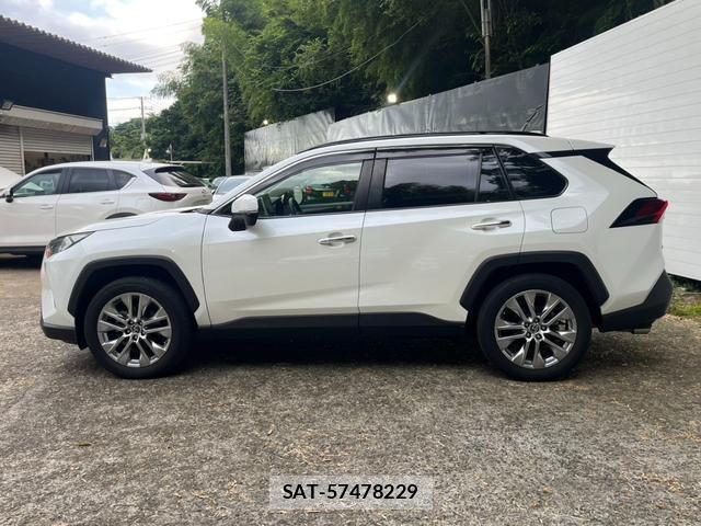 Toyota RAV4 2019-06 8053949-7