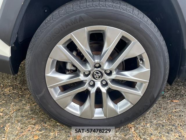 Toyota RAV4 2019-06 8053949-8