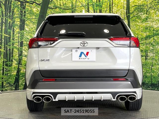 Toyota RAV4 2020-04 8054366-15