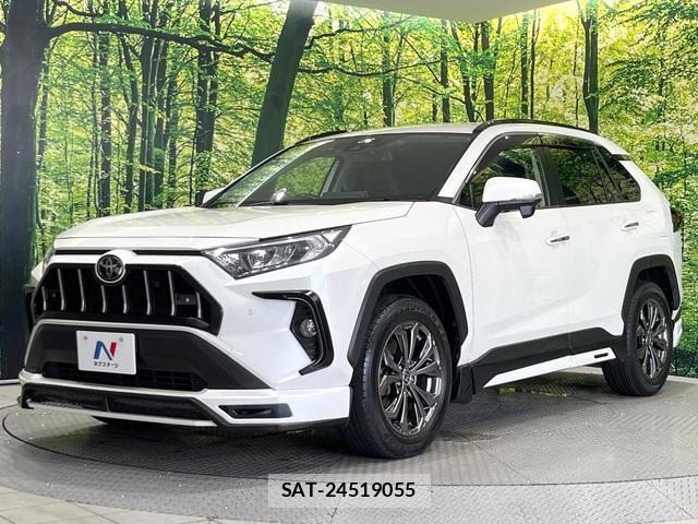 Toyota RAV4 2020-04 8054366-2