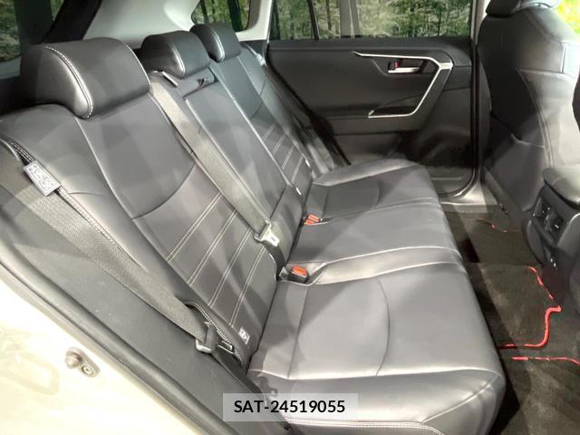 Toyota RAV4 2020-04 8054366-9