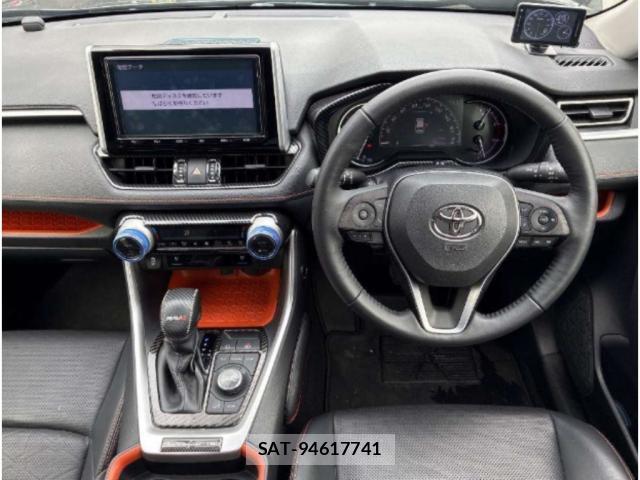 Toyota RAV4 2019-06 8054613-2