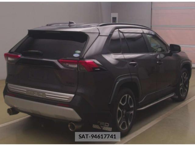 Toyota RAV4 2019-06 8054613-4
