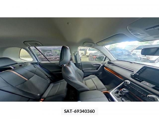 Toyota RAV4 2021-05 8055582-5