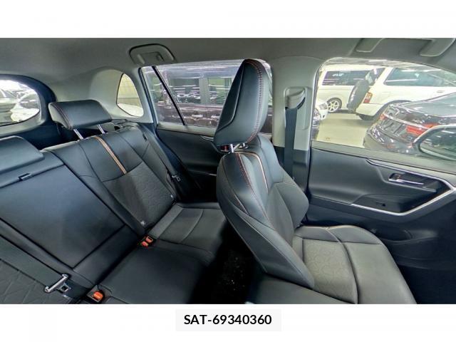 Toyota RAV4 2021-05 8055582-7