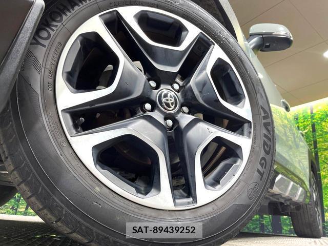 Toyota RAV4 2020-10 8055941-12