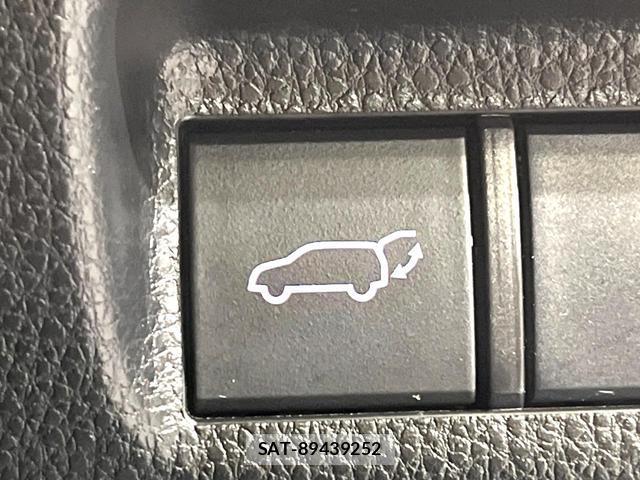 Toyota RAV4 2020-10 8055941-4