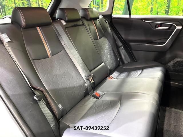 Toyota RAV4 2020-10 8055941-8