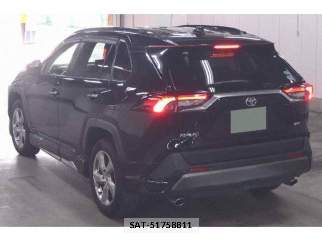 Toyota RAV4 2021-02 8055976-1
