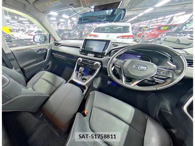 Toyota RAV4 2021-02 8055976-3