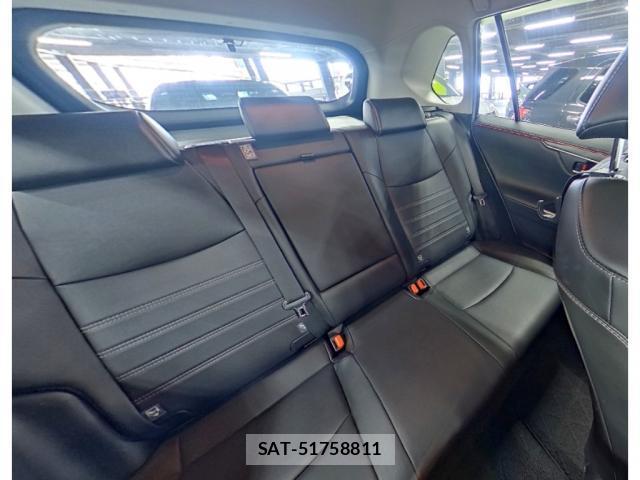 Toyota RAV4 2021-02 8055976-4