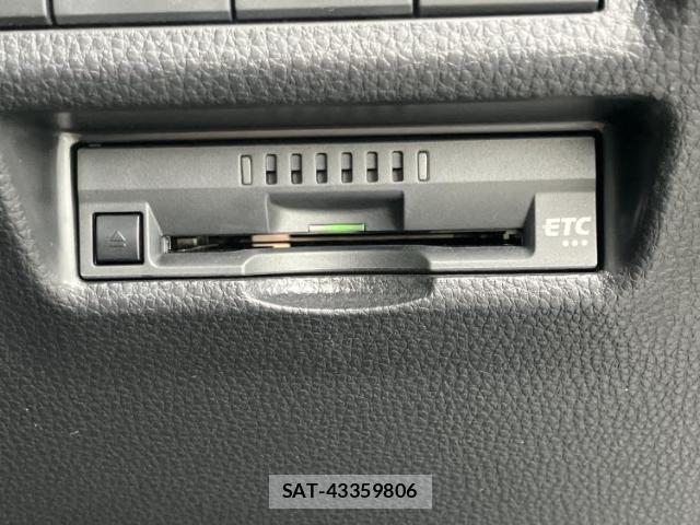 Toyota RAV4 2022-03 8056143-15