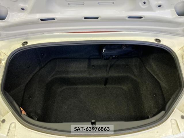 Mazda ROADSTER 2023-04 8054059-5