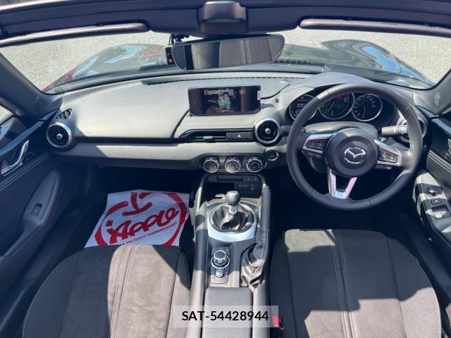 Mazda ROADSTER 2025-05 8055122-2