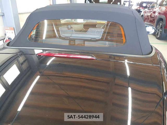 Mazda ROADSTER 2025-05 8055122-3