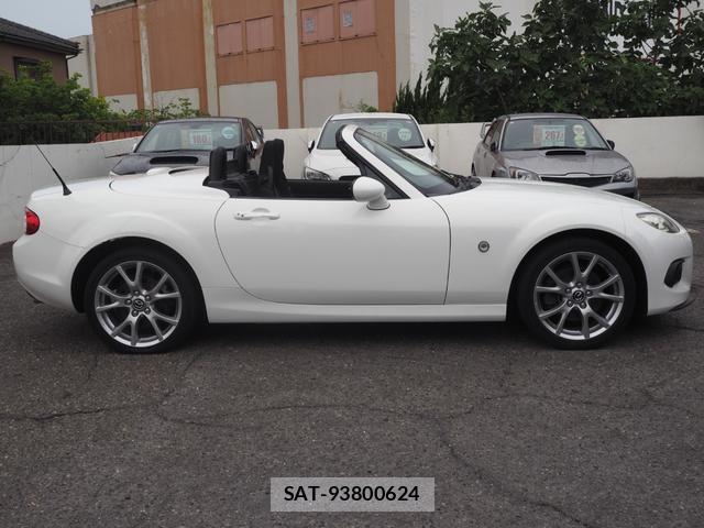 Mazda ROADSTER 2014-01 8055186-2