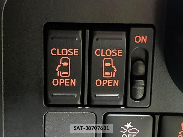 Toyota ROOMY 2017-07 8053980-2