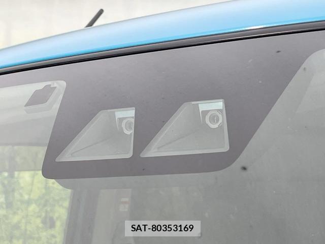 Toyota ROOMY 2023-01 8054037-4