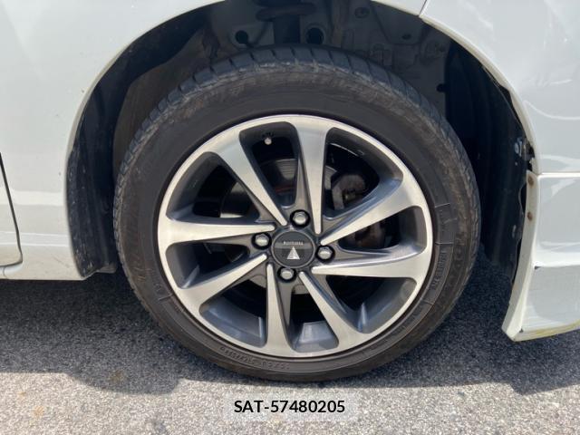 Toyota ROOMY 2017-06 8054299-3