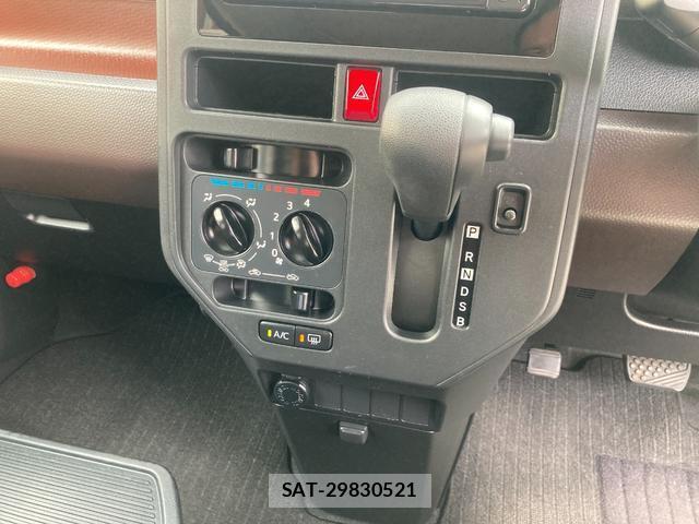 Toyota ROOMY 2018-06 8054305-13
