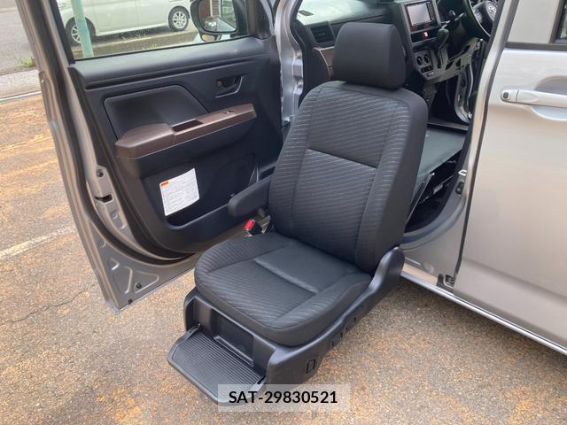 Toyota ROOMY 2018-06 8054305-3