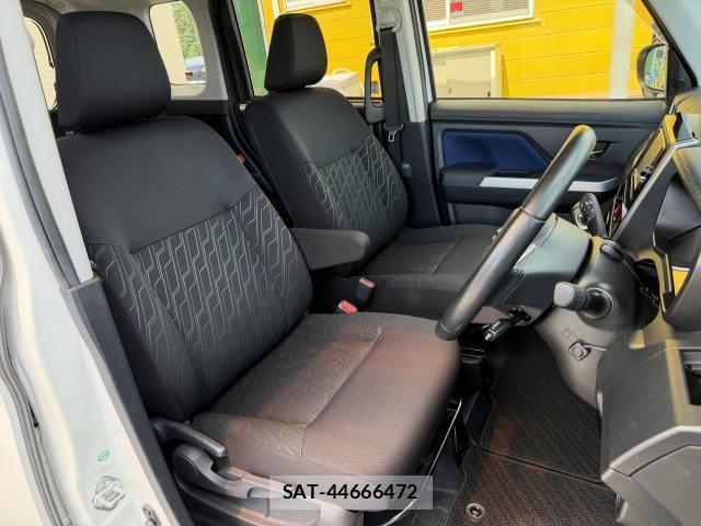 Toyota ROOMY 2018-01 8054393-16